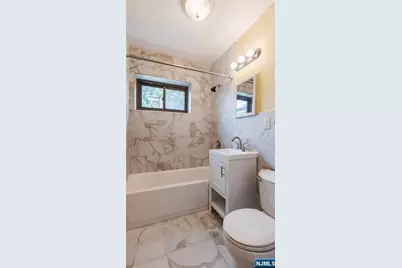 3021 Edwin 2J #2J, Fort Lee, NJ 07024 - Photo 7