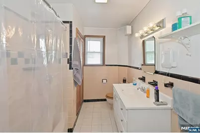 425 New Milford Avenue, Dumont, NJ 07628 - Photo 11