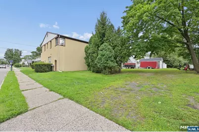 425 New Milford Avenue, Dumont, NJ 07628 - Photo 29