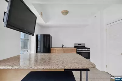 133 Maple Avenue 303 #303, East Orange, NJ 07017 - Photo 17