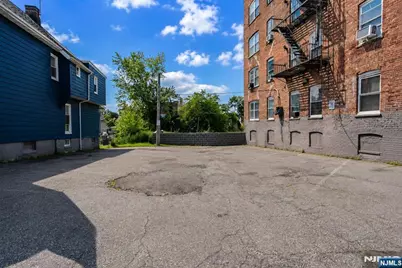 133 Maple Avenue 303 #303, East Orange, NJ 07017 - Photo 21