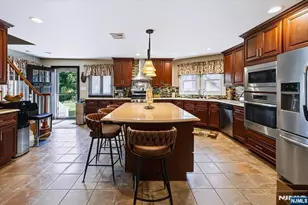198 Munn Ave, Teaneck Township, NJ 07666 - Photo 11