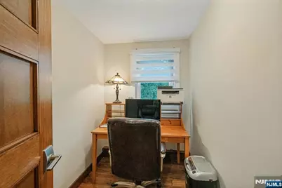 25 Bryers Lane, Upper Saddle River, NJ 07458 - Photo 17