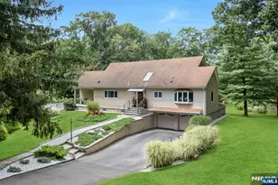 25 Bryers Ln, Upper Saddle River, NJ 07458 - Photo 1
