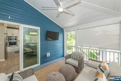 25 Cloverhill Place, Montclair, NJ 07042 - Photo 15