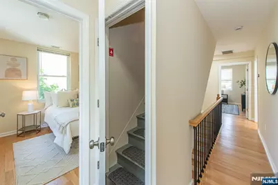 25 Cloverhill Place, Montclair, NJ 07042 - Photo 31