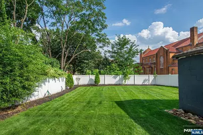 25 Cloverhill Place, Montclair, NJ 07042 - Photo 43