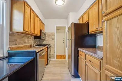 349 Bloomfield 53 #53, Verona, NJ 07044 - Photo 3