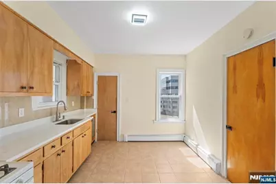 244 Lincoln Avenue, Cliffside Park, NJ 07010 - Photo 19