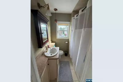422 2nd Avenue, Lyndhurst Township, NJ 07071 - Photo 13