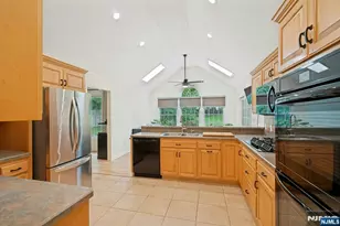 60 Sunnyside Rd, Mahwah, NJ 07430 - Photo 9