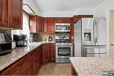378 Riverside Avenue, Rutherford, NJ 07070 - Photo 9