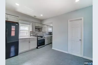 27 Honiss Street, Belleville, NJ 07109 - Photo 23