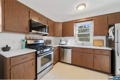 343 Delawanna Avenue, Clifton, NJ 07014 - Photo 7