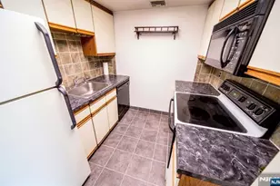 89 Kansas Street 3D, Hackensack, NJ 07601 - Photo 5