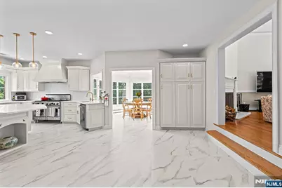 27 Shinnecock Trail, Franklin Lakes, NJ 07417 - Photo 9
