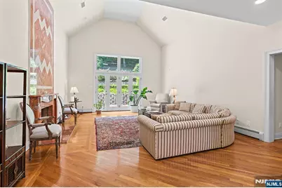 27 Shinnecock Trail, Franklin Lakes, NJ 07417 - Photo 15