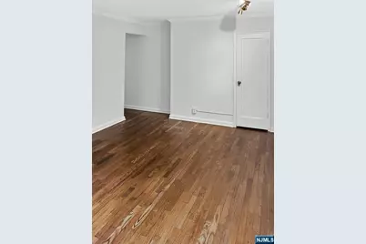 2339 Hudson Terrace C7 #C7, Fort Lee, NJ 07024 - Photo 3