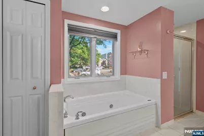 304 Smith Court 304 #304, Edgewater, NJ 07020 - Photo 27