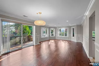 304 Smith Court 304 #304, Edgewater, NJ 07020 - Photo 1