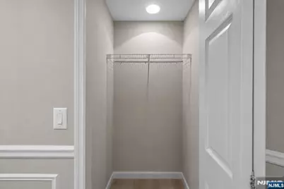 304 Smith Court 304 #304, Edgewater, NJ 07020 - Photo 17