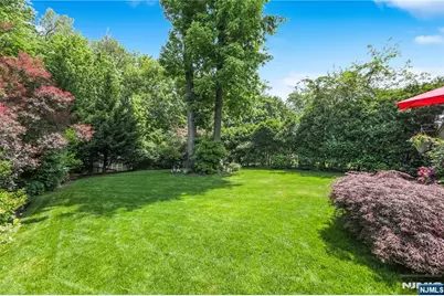 152 Coles Avenue, Hackensack, NJ 07601 - Photo 31