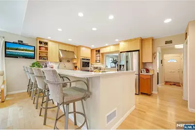 152 Coles Avenue, Hackensack, NJ 07601 - Photo 11