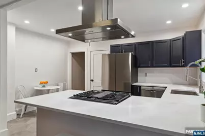 21 Central Avenue 1R #1R, Montclair, NJ 07042 - Photo 7