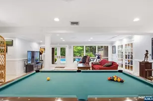 203 Harwood Pl, Paramus, NJ 07652 - Photo 15