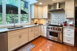 203 Harwood Pl, Paramus, NJ 07652 - Photo 5