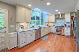 203 Harwood Pl, Paramus, NJ 07652 - Photo 9
