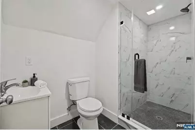 28 Riverside Place 2 #2, Garfield, NJ 07026 - Photo 11