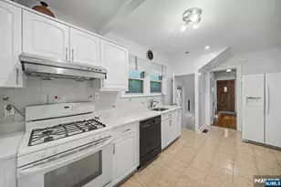 26 Day Ave, Tenafly, NJ 07670 - Photo 15