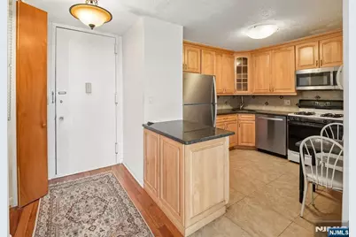 555 North Avenue 8N #8N, Fort Lee, NJ 07024 - Photo 7