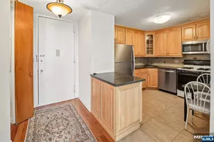 555 North Ave 8N, Fort Lee, NJ 07024 - Photo 7