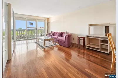 555 North Avenue 8N #8N, Fort Lee, NJ 07024 - Photo 5