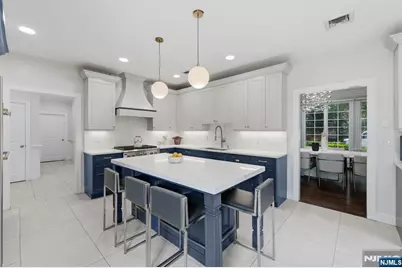 70 McElroy Avenue, Fort Lee, NJ 07024 - Photo 19