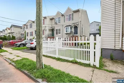 22 Hecker Street, Newark, NJ 07103 - Photo 3