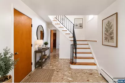 19 Village Place, Secaucus, NJ 07094 - Photo 3