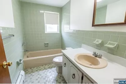 19 Village Place, Secaucus, NJ 07094 - Photo 21