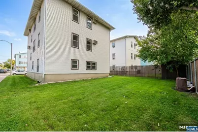 19 Village Place, Secaucus, NJ 07094 - Photo 29