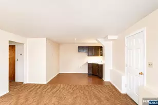 19 Village Pl, Secaucus, NJ 07094 - Photo 17