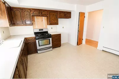 19 Village Place, Secaucus, NJ 07094 - Photo 7