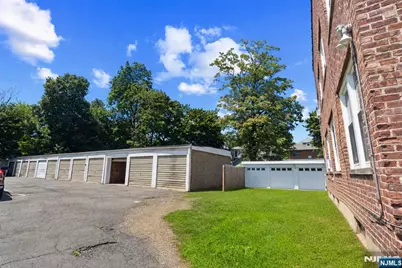 60-62 Elmwood Avenue 3 #3, Montclair, NJ 07042 - Photo 19
