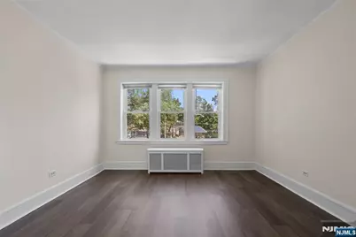 60-62 Elmwood Avenue 3 #3, Montclair, NJ 07042 - Photo 9