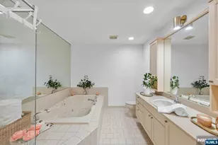 239 Westervelt Ln, Mahwah, NJ 07430 - Photo 27