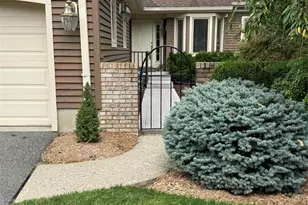 239 Westervelt Ln, Mahwah, NJ 07430 - Photo 1