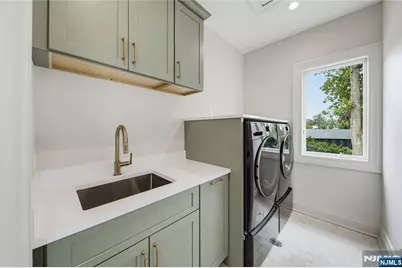 92 Oliver Road, Paramus, NJ 07652 - Photo 29
