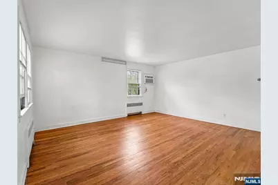 1030 Jassamine Way, Fort Lee, NJ 07024 - Photo 7