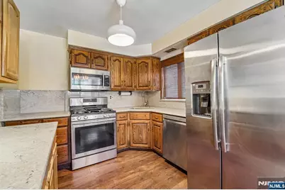 1030 Jassamine Way, Fort Lee, NJ 07024 - Photo 11